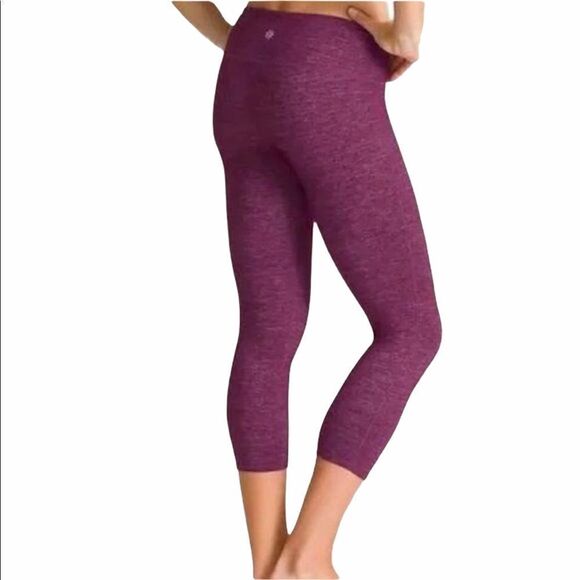 Athleta Quest Chaturanga Capri Leggings 138356 - Picture 9 of 9